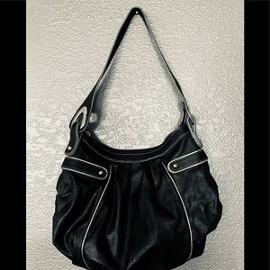 ⭕️NINE & CO Black w/Silver Trim Shoulder Bag.
